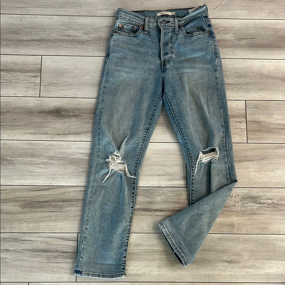 Levi's wedgie straight button flu jeans size 26